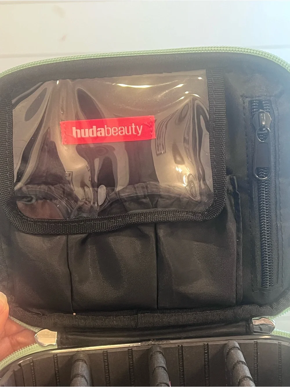 HUDA BEAUTY Glossy Mint Green Makeup Case NWT